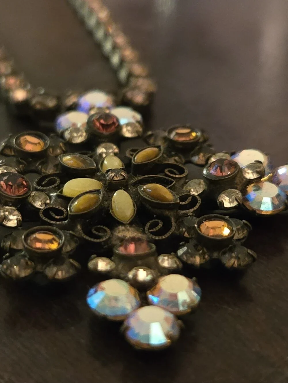 ✨ Vintage Sorrelli Amber & Iridescent Crystal Statement Necklace